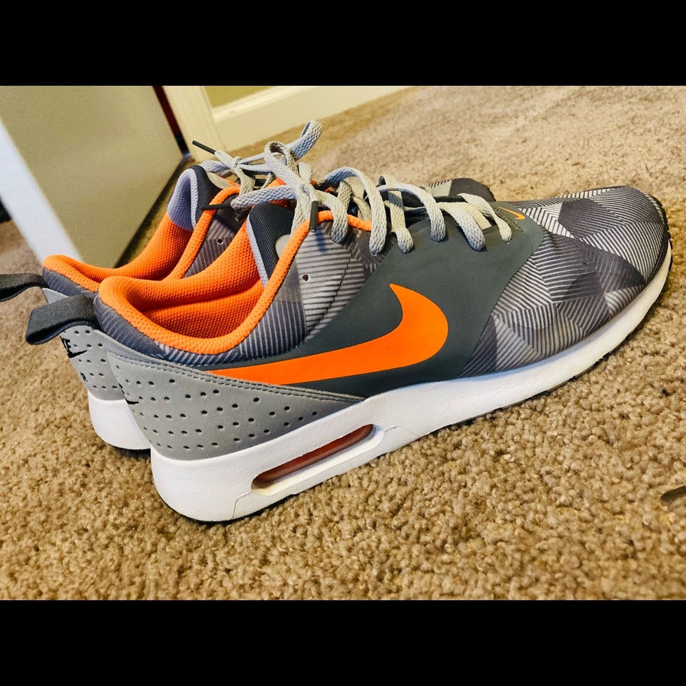 MENS Size 9.5 Nikes Used